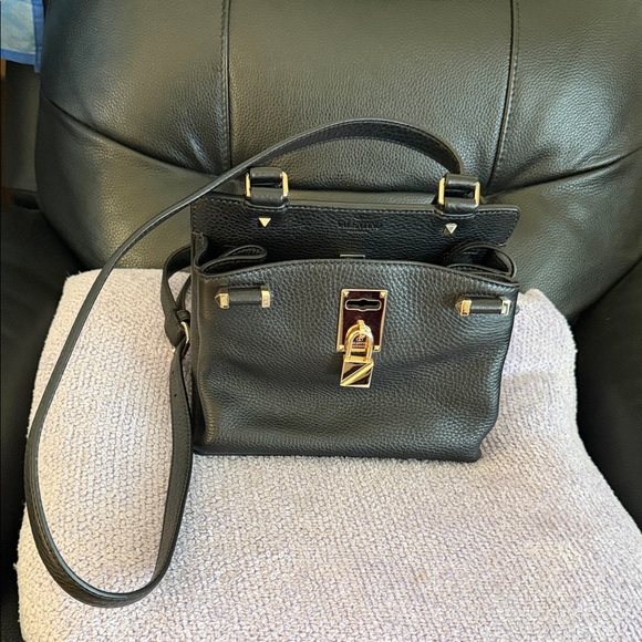 Valentino Black leather crossbody handBag with Gold Accents mini lock - Picture 4 of 13
